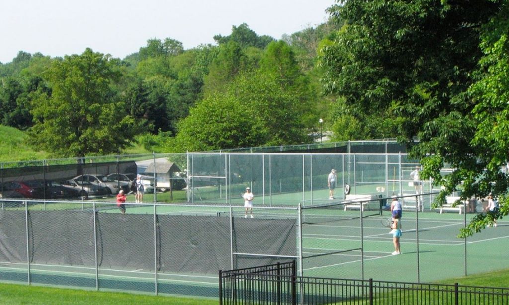 6 Tennis Courts