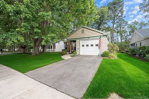 304 KINGSTON CT, RIDGE, NY