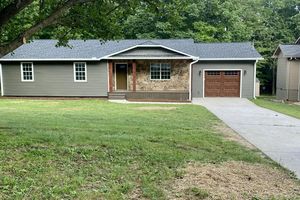 506 SNEAD DR, CROSSVILLE, TN