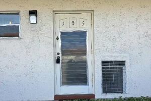 9420 S HOLLYBROOK LAKE DR 105, PEMBROKE PINES, FL