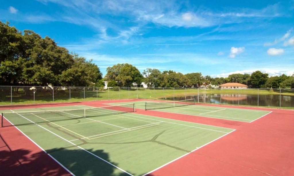 2 Tennis Courts