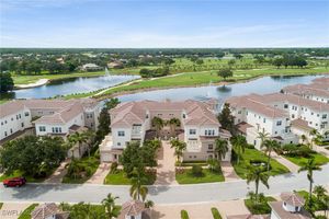 580 AVELLINO ISLES CIR # 202, NAPLES, FL