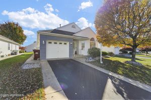 6 ABERGELE DR, TOMS RIVER, NJ