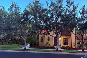 9121 CHULA VISTA ST 12201, NAPLES, FL