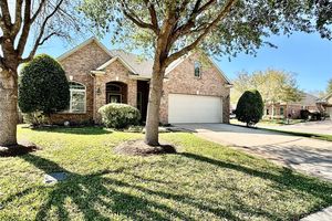 2402 E TUSCHMAN, PEARLAND, TX