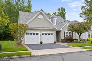 22 AMALFI CT, HAMILTON, NJ
