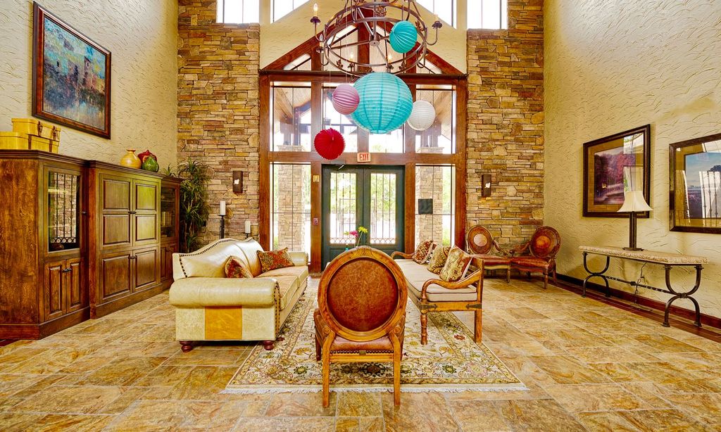 Windsor Lodge Entrance 