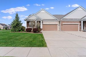 6475 PRAIRIE DUNES DR, GRAND BLANC, MI