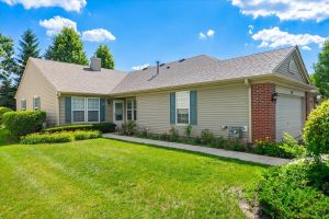 93 W ESSINGTON DR # 93, ROUND LAKE, IL