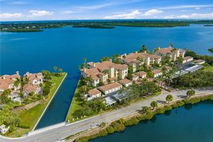 5380 E HARBOR VILLAGE DR APT 103, VERO BEACH, FL