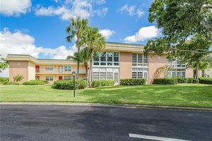30 VISTA GARDENS TRL 204, VERO BEACH, FL