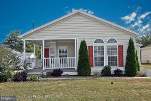 9 PINE GROVE AVE, MANAHAWKIN, NJ