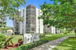 20400 W COUNTRY CLUB DR APT 118, AVENTURA, FL