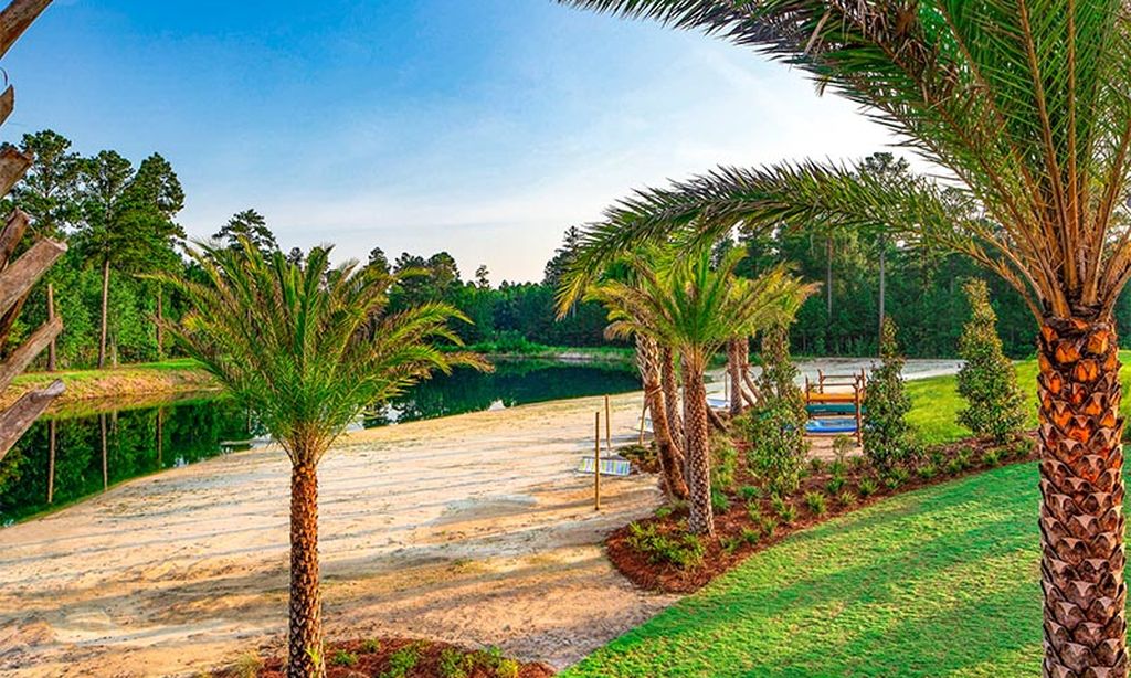 Lake Latitude Club Hammocks and Kayaks