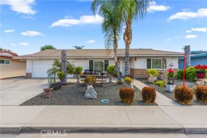1561 W WESLEY PL, HEMET, CA