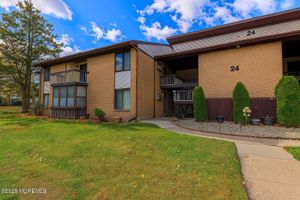 24 MEADOW GREEN CIR A, MANALAPAN, NJ