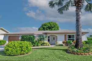 105 CHAMPAGNE CT, NAPLES, FL