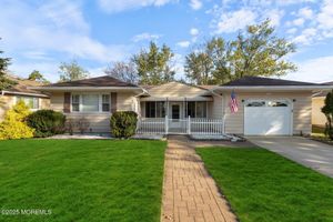 26 FORT DE FRANCE AVE, TOMS RIVER, NJ