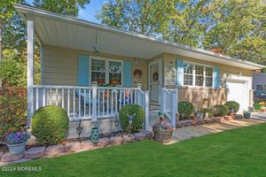 8 WISCONSIN LN, WHITING, NJ