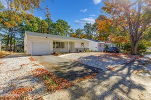 30 ZEELAND DR, TOMS RIVER, NJ