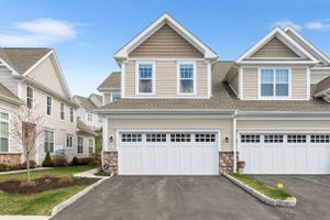 81 GREAT HILL DR # 81, BETHEL, CT