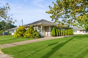 3 SAINT MORITZ PL, TOMS RIVER, NJ