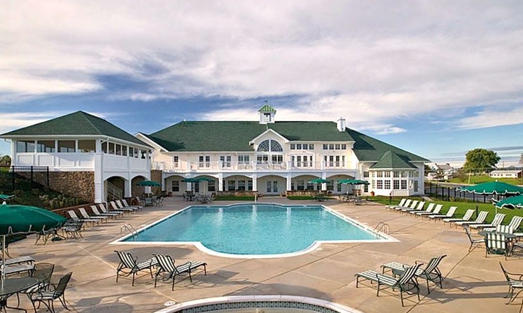 Outdoor Pool & Patio