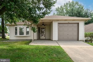 65 LAKE VIEW TER, COLUMBUS, NJ