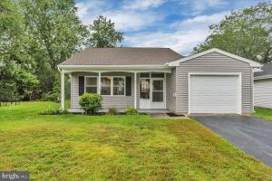 39 CHELSEA PL, SOUTHAMPTON, NJ