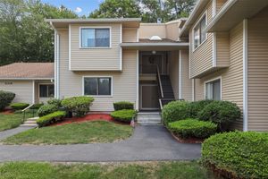 98 MOLLY PITCHER LN I, YORKTOWN HEIGHTS, NY