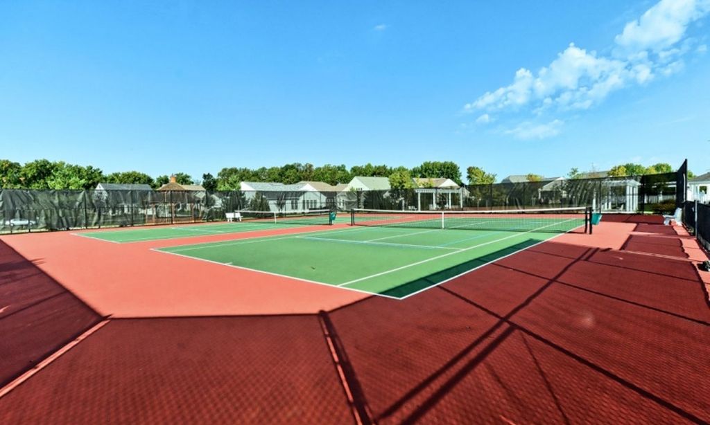2 Tennis Courts