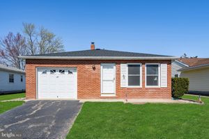 17 HYANNIS ST, TOMS RIVER, NJ