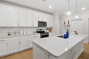 651 N WATTERS RD APT 8202, ALLEN, TX