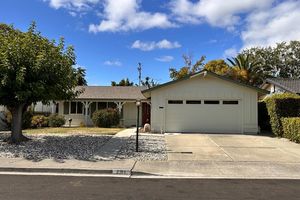 201 LASSEN CIR, VACAVILLE, CA
