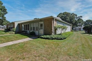 419 WEYMOUTH CT UNIT F F, RIDGE, NY