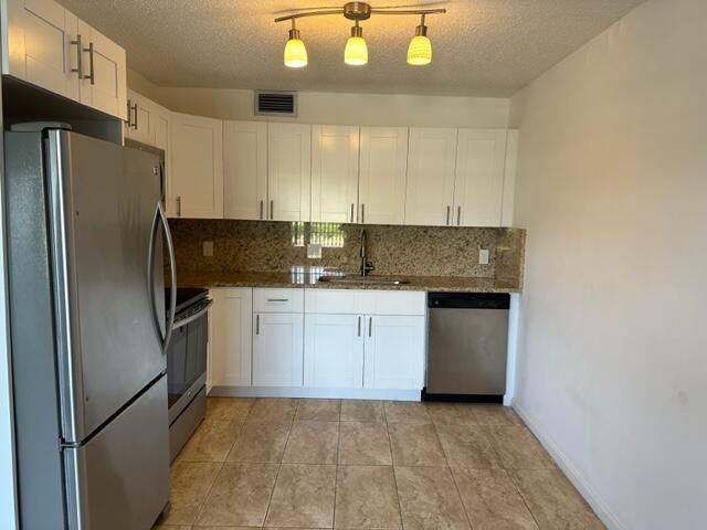 image of property at 1082 Yarmouth E