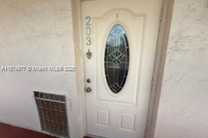300 S HOLLYBROOK DR 203, PEMBROKE PINES, FL
