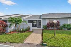 4330 LUCERNE VILLAS LN, LAKE WORTH, FL