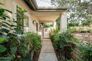 2040 FREESIA AVE, SIMI VALLEY, CA