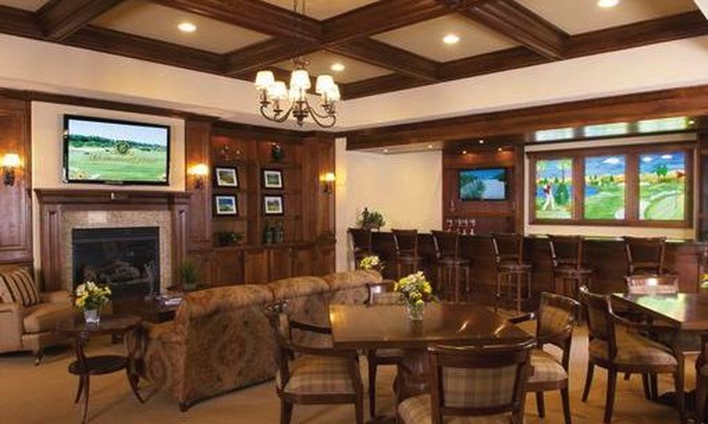 Clubhouse Lounge