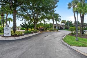 3755 VIA POINCIANA APT 611, LAKE WORTH, FL