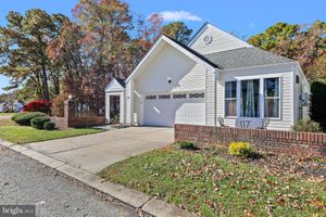 100 DEERFIELD DR, MANAHAWKIN, NJ