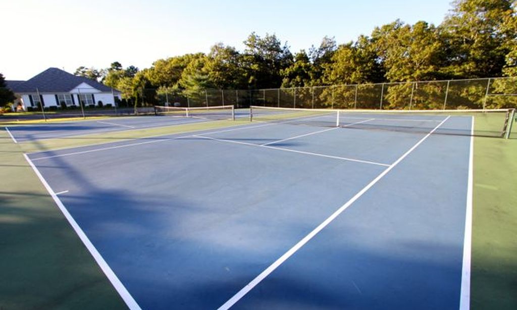 2 Tennis Courts