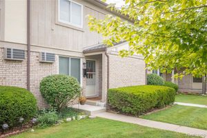 61021 HERITAGE BLVD # 4, SOUTH LYON, MI