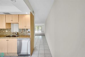 2003 GRANADA DR J3, COCONUT CREEK, FL