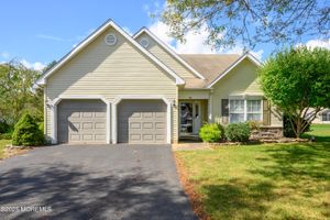 10 PINE VALLEY CT, LAKEWOOD, NJ