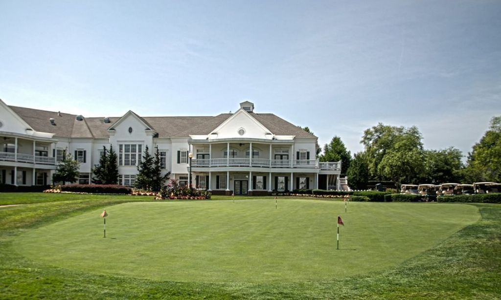 Putting & Chipping Green