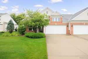 6523 PRAIRIE DUNES DR # 69, GRAND BLANC, MI