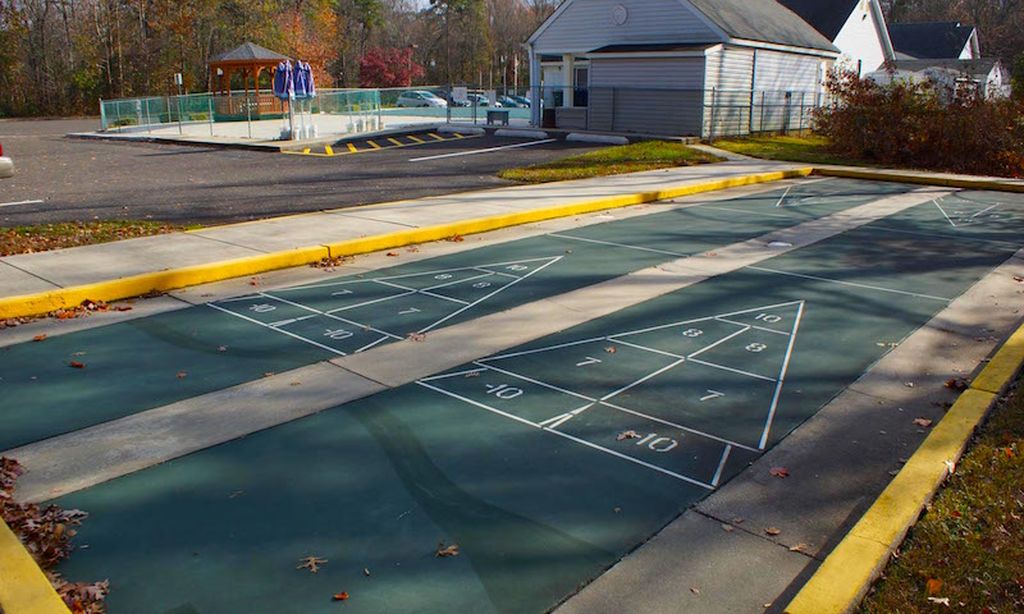 2 Shuffleboard Courts