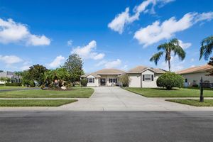 6643 BUTLERS CREST DR, BRADENTON, FL